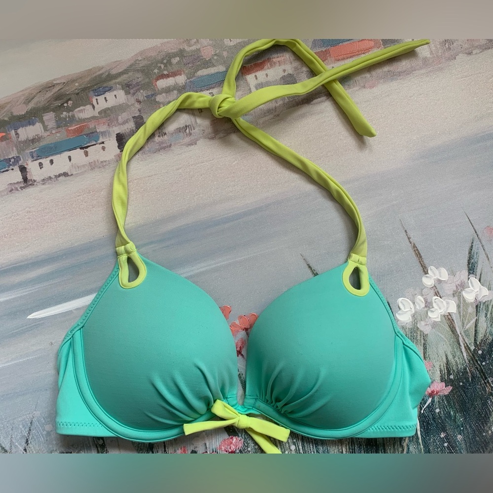 Victoria’s Secret Seafoam Lime Green Beachy Bikini Push Up Bathing Suit Top
